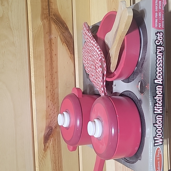 Melissa and Doug wooden kitchen accessory set - Picture 1 of 1